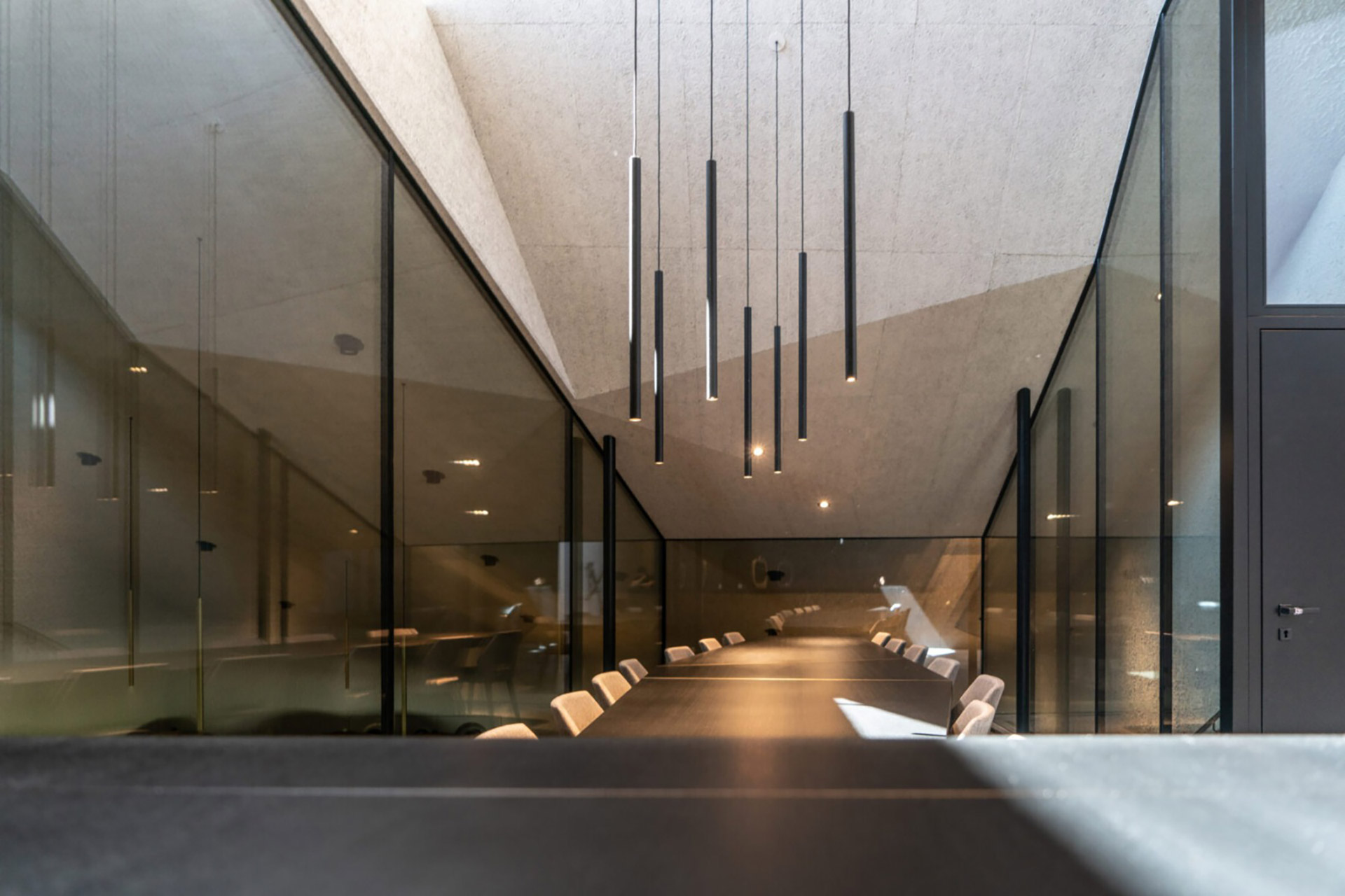 Foto Come Illuminare un ufficio: comfort visivo ed efficienza